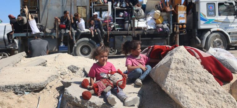 Enfermedades, hacinamiento, sed… los relatos del horror en Gaza
