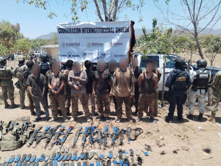 Detienen a 13 civiles en El Rosario