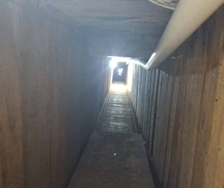 Descubren túnel en Tijuana directo a EU