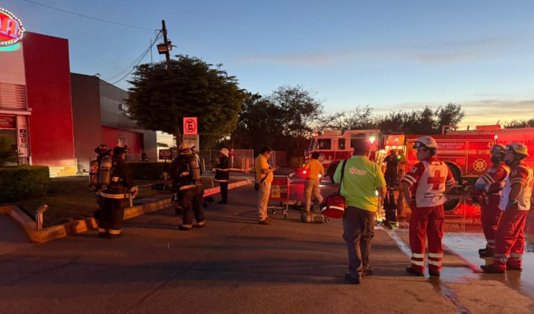Deja 3 heridos incendio en casino de Culiacán