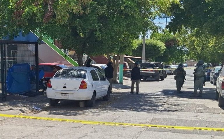 Es atacado a balazos dentro de una vivienda