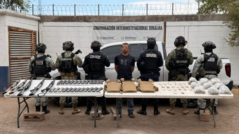 Detienen a civil con armas, droga y municiones en Navolato