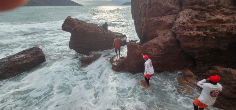 Lo salvaron del mar, terminó en la Municipal