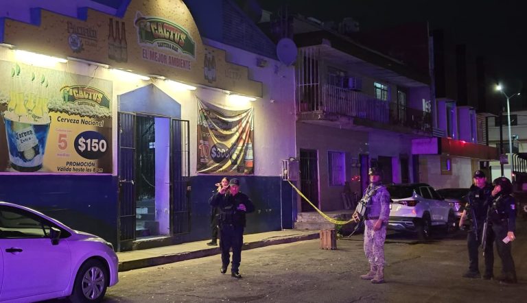 Lo ejecutan en un bar en el Centro de Culiacán
