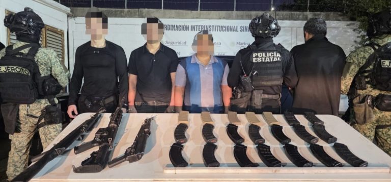 Liberan a secuestrado; incautan fusiles, cargadores, cartuchos, equipo táctico, ponchallantas…