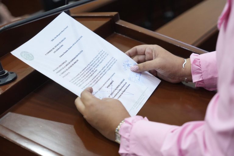 Dan licencias indefinidas a diputados Rodolfo Valenzuela y Kristiam Espinoza