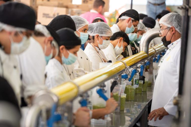 Rompe Jalisco Récord Guinness con el guacamole más grande del mundo