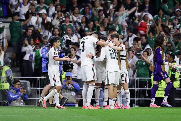 México vence a Chequia y firma histórico paso perfecto