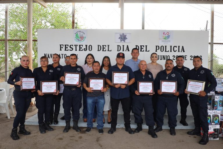 Reconocen a policías por más de 20 años de servicio
