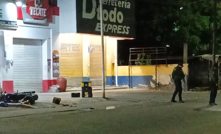 Disparan contra 2 hermanos, uno falleció