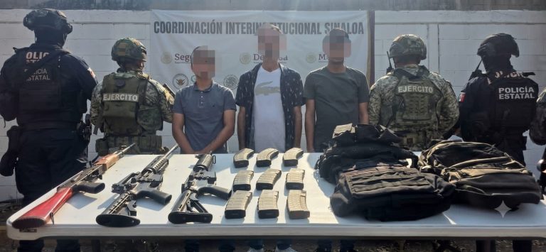Caen 3 con armas, cargadores, cartuchos y equipo táctico en Culiacán
