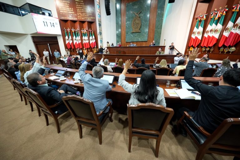 Aprueba Congreso que se exente de pagos de grúa y pensión por robo de autos