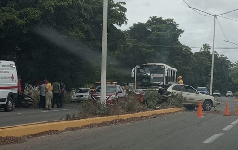 Deja un herido accidente en la carretera Culiacán-Navolato