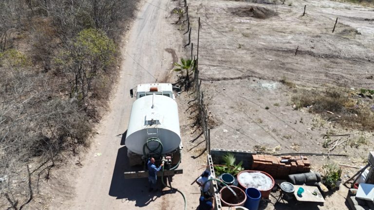 Aumentan a 30 los pueblos atendidos por sequía en Culiacán