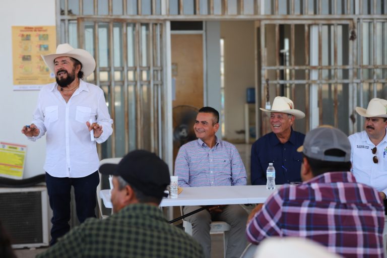 Presentan a ganaderos de Navolato acciones por gusano barrenador