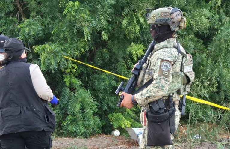 Hallan cadáver envuelto en cobija en tierras de Villa Juárez, Navolato