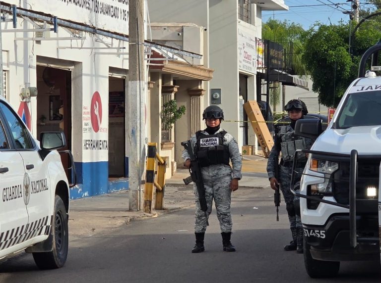 Matan a mujer sentada afuera de florería en Tierra Blanca