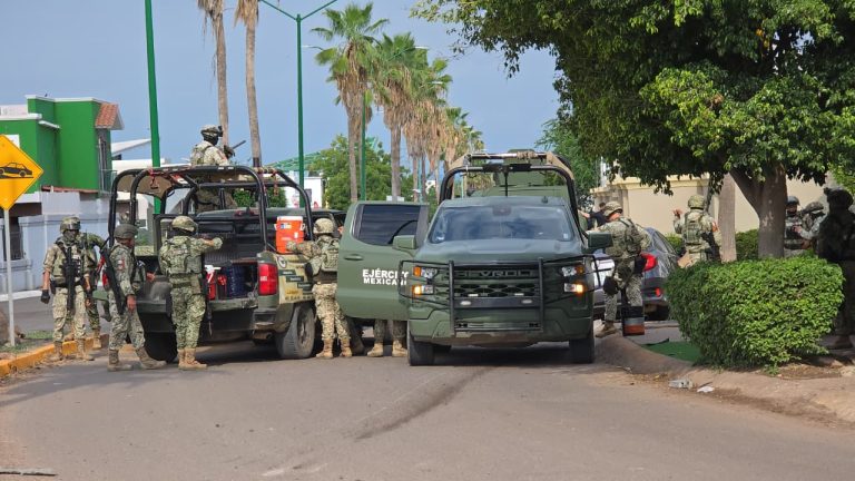 Se enfrentan civiles y militares en Culiacán; hay un detenido