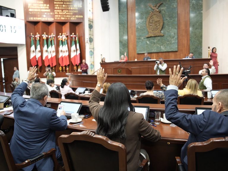Prohíbe Sinaloa elección de esposos y esposas para cargos populares