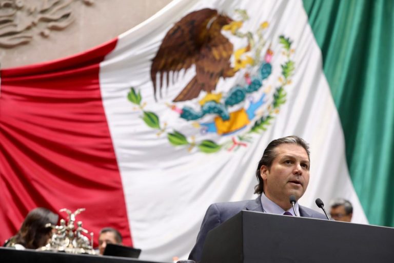 Exigen comparezcan Aduanas y Conapesca por crisis del camarón