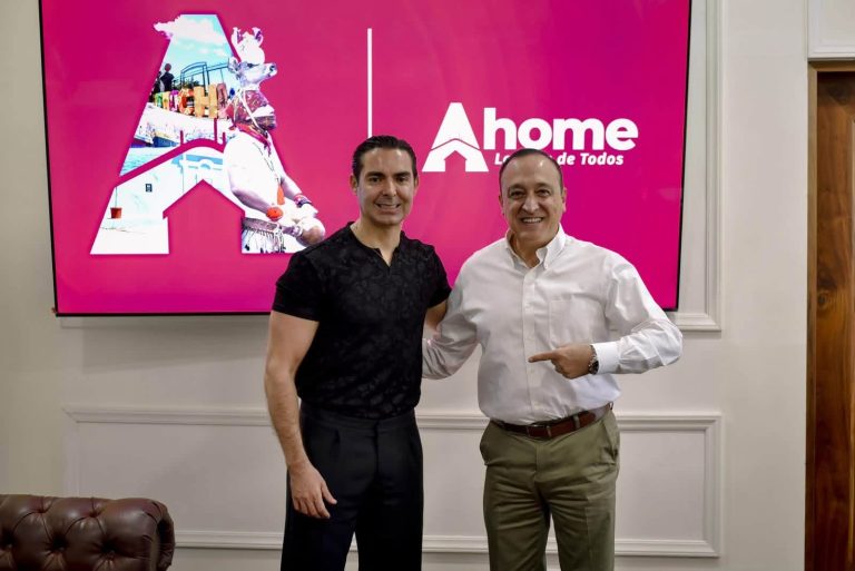 Presume alcalde fotografía con Ernesto D’Alessio en su visita a Ahome