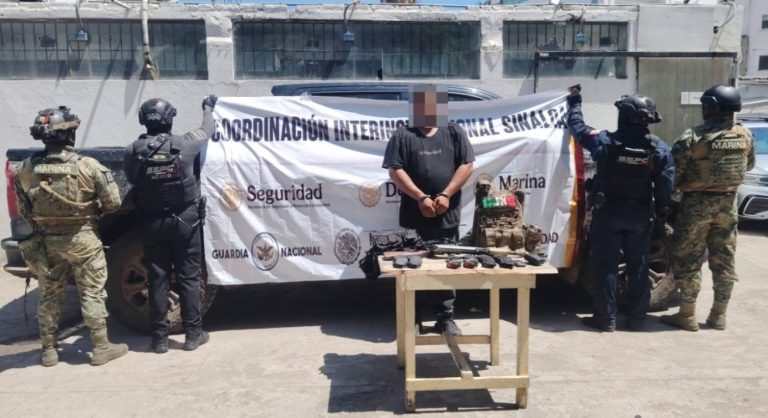 Cae presunto infractor; aseguran vehículos, arma, munición y equipo táctico