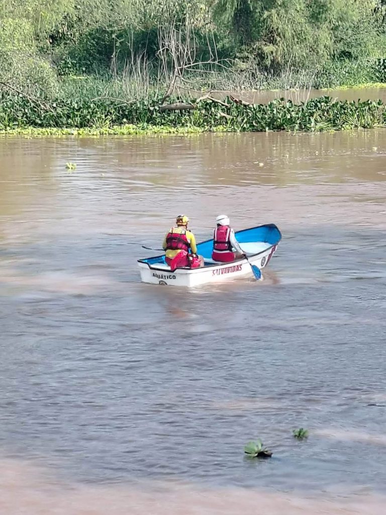 Intentó cruzar el río Presidio; lo buscan en Villa Unión