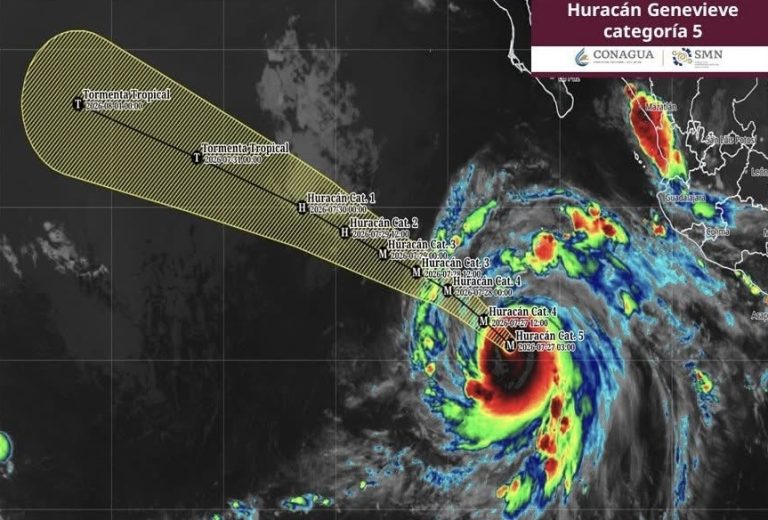 ‘Pega’ lluvia a Sinaloa; Huracán Genevieve ya es categoría 5
