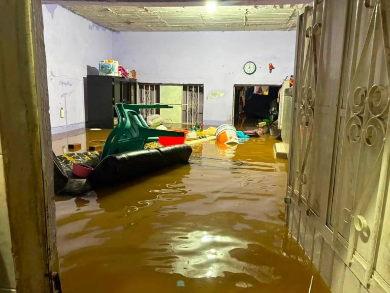 Van 40 familias afectadas por lluvias, pero faltan 15 colonias por censar en Mazatlán
