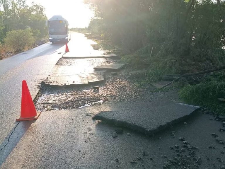 Inunda tormenta hasta un metro de altura casas en Mocorito