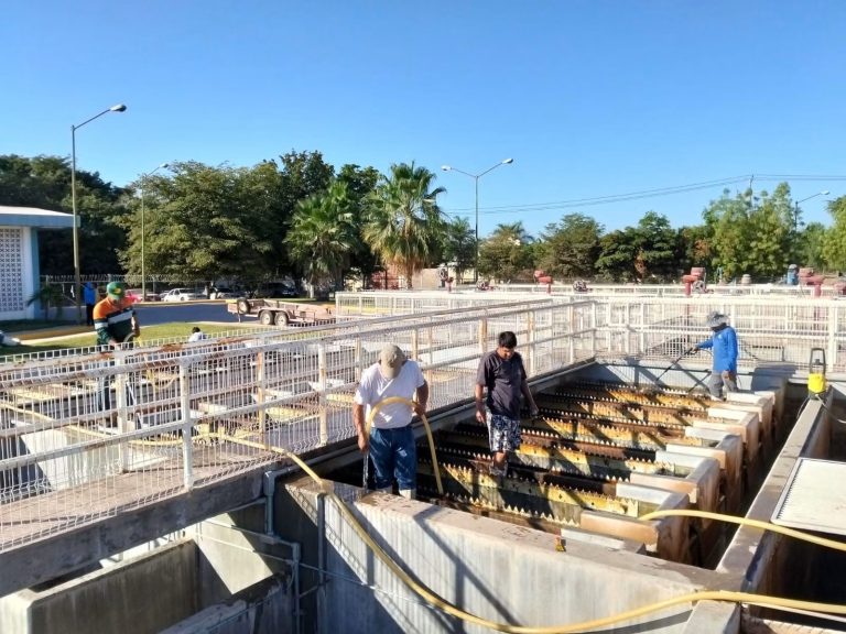 Se queda Guamúchil sin agua por tormenta