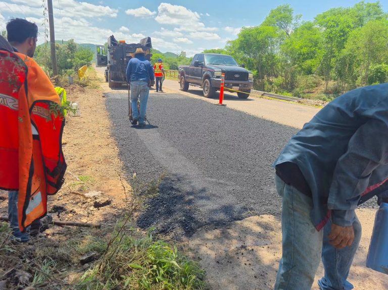 Reparan tramo carretero Guamúchil-Mocorito