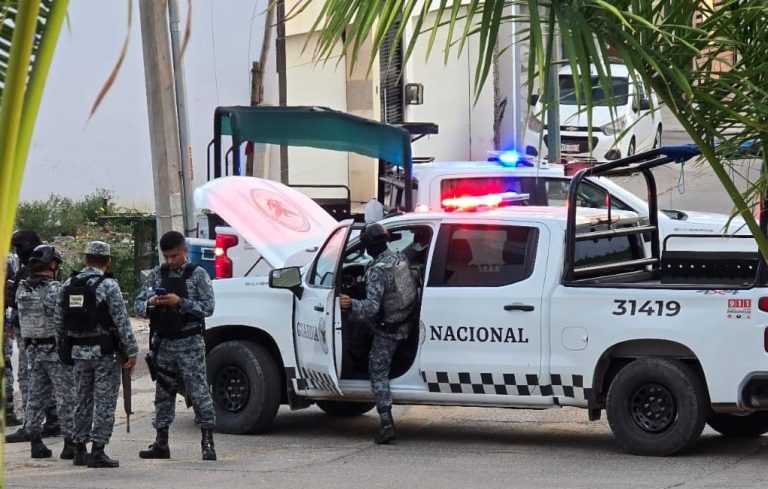 Huyó de sus agresores, pero lo detiene la GN con un arma
