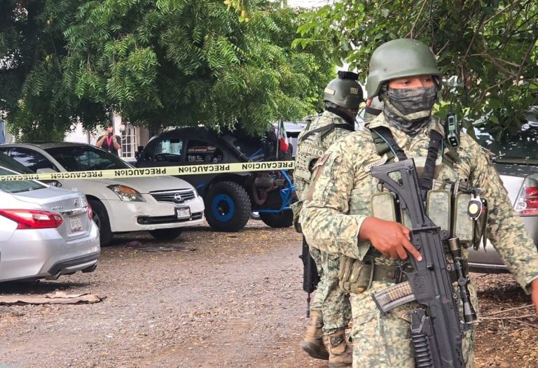 Es atacado a balazos y resulta herido en la Salvador Alvarado