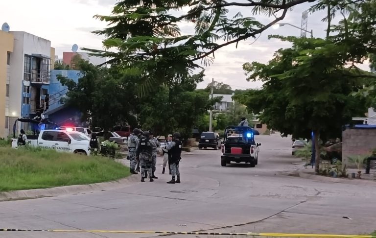 Le disparan a mujer en Los Ángeles; fallece en el hospital