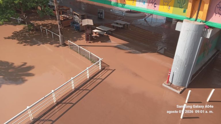 Cierra Culiacán parque Acuático y Las Riberas por crecida del río