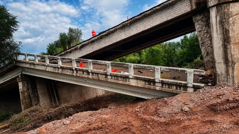 Colapsa puente en la México 15; descartan otro desplome de tramo