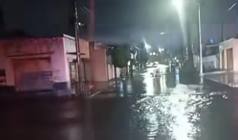 Dejan lluvias encharcamientos en Culiacán