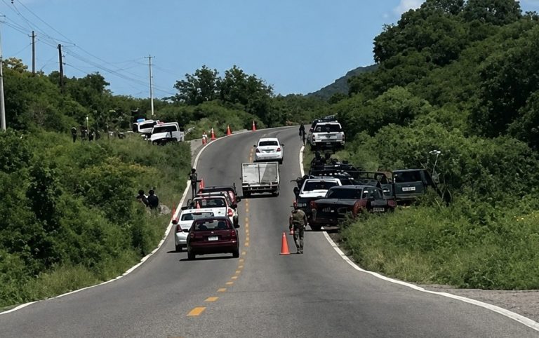 Hallan sin vida a mujer camino a El Habal
