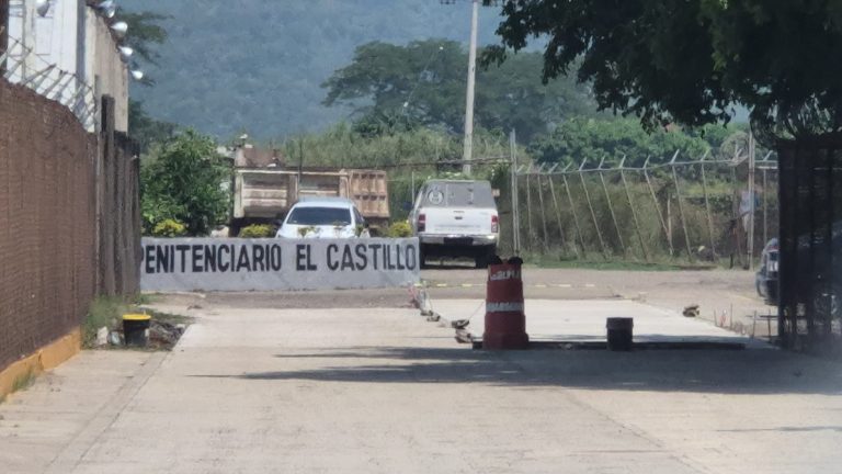 Mueren dos internos tras riña en penal de Mazatlán