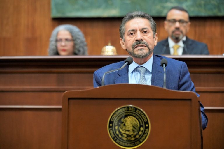Diputado reconoce a jóvenes galardonados con el Premio al Mérito Juvenil 2026