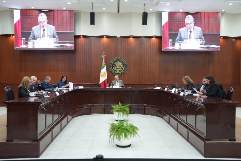 Se reincorpora diputado Rodolfo Valenzuela al Congreso