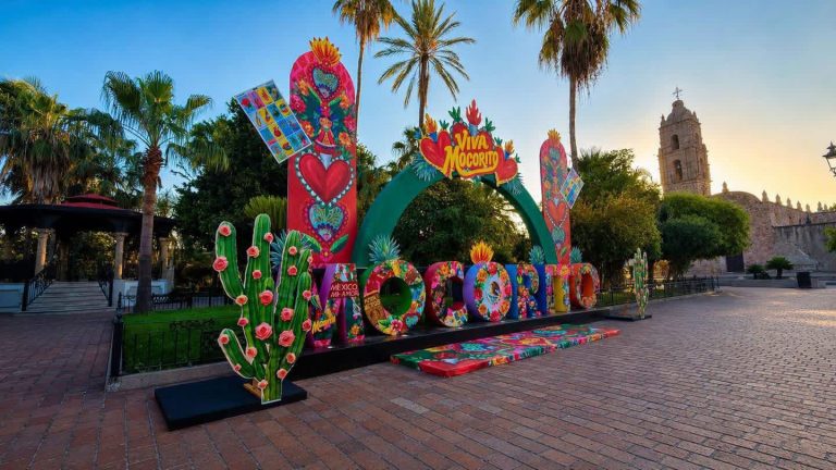 Se viste Sinaloa de colores para las fiestas patrias