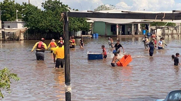 Baja nivel del mar en Altata por efectos de huracán
