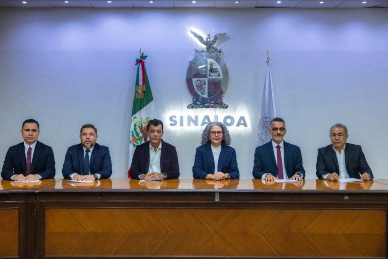 Presenta gobernadora a los nuevos funcionarios tras ‘sacudida’ en Palacio