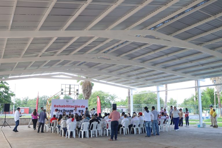 Cumplen y entrega techumbre en Constituyentes