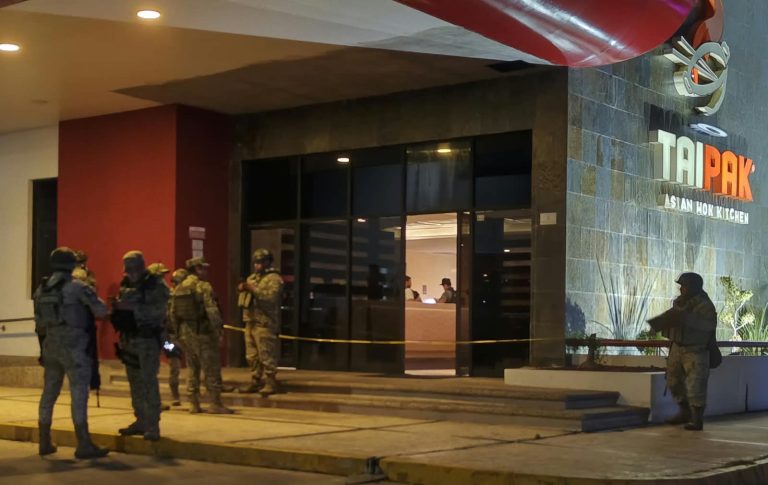 Un muerto y 7 heridos, el saldo del atentado en restaurante de Culiacán