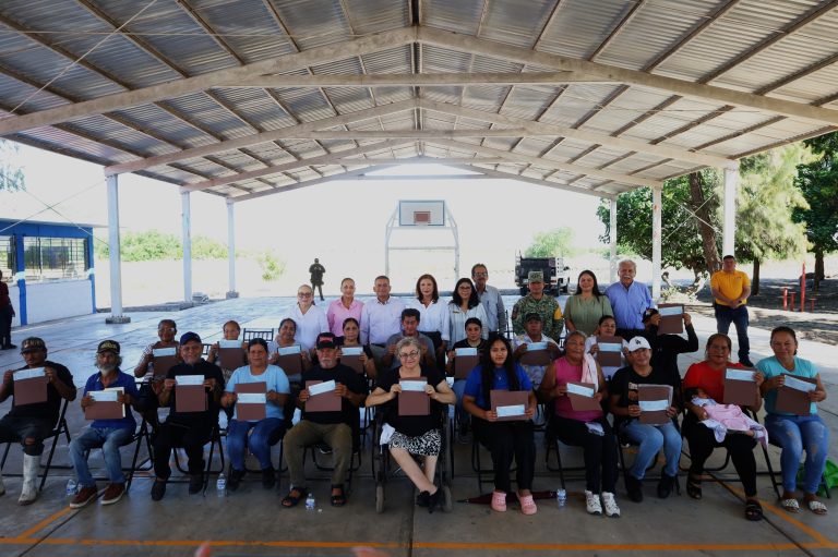 Dan apoyos de $5 mil en Altata y El Tetuán Nuevo
