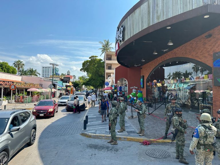 Disparan a joven en Zona Dorada del malecón de Mazatlán