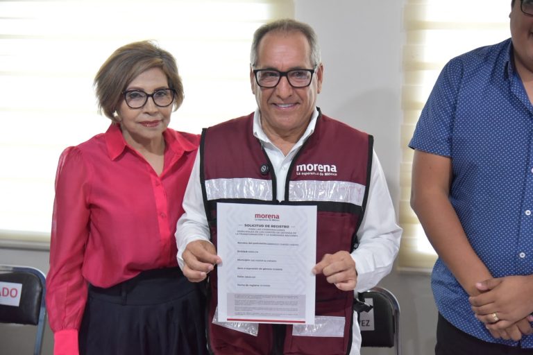Se registra diputado Ambrocio Chávez por alcaldía de Salvador Alvarado
